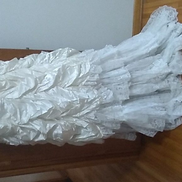 👰‍♀️ RARE VINTAGE 1970’s/80’s Satin & LACE WEDDING DRESS Tiers of Satin - Picture 10 of 16